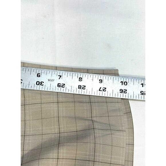 Tiger Woods Collection Plaid Shorts Men's Size 42 Beige Checkered Golf Casual - Picture 7 of 8